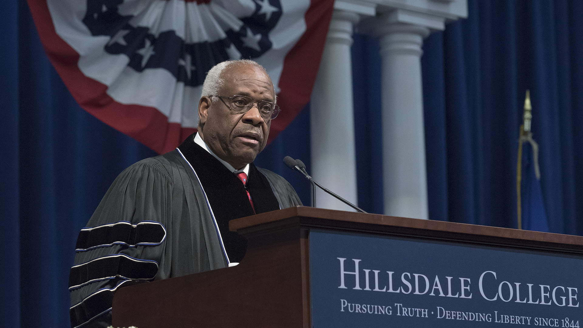 https://imprimis.hillsdale.edu/wp-content/uploads/2016/06/Justice-Thomas-at-Commencement.jpg